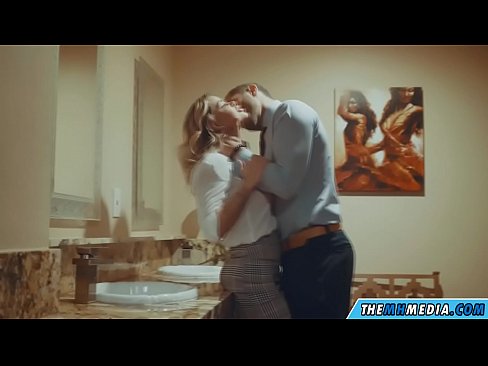 ❤️ När en bystig blondin förför dig på en offentlig toalett ❤️ Sluts at us sv.pornovore.ru ﹏